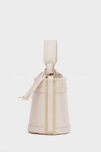 Lamelif Kova model Kontrast Dikişli Büzgülü Kapatma El ve Omuz Çanta Krem