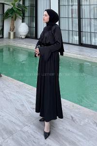 Lamelif Pileli Gül Detaylı Tesettür Elbise Siyah