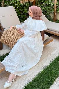 Lamelif Bebe Yaka Detaylı Kuşaklı Fisto Elbise Beyaz