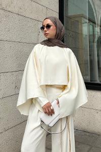 Lamelif Pelerinli Tulum Takım Krem