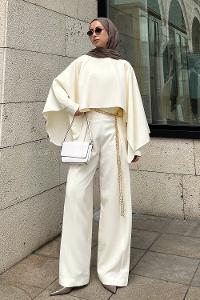 Lamelif Pelerinli Tulum Takım Krem