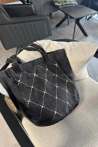 Lamelif Yıkamalı Boncuk Taş İşlemeli Kot Cırt Kapamalı Armalı Çanta