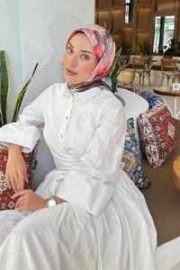 Lamelif Çiçek Desen Soft Eşarp Siyah Kırmızı