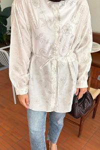 Lamelif Çiçek Desenli Tesettür Tunik Beyaz