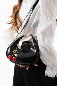 Lamelif Betty Model Charm Hediyeli Kadın El Ve Omuz Çantası Siyah