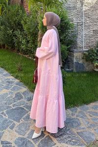 Lamelif Ön Yarım Düğme Detaylı Müslin Kumaş Tesettür Elbise Pembe