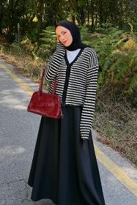 Lamelif İnce Çizgili Triko Hırka Siyah