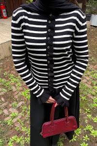 Lamelif Fırfırlı Çizgili Hırka Siyah