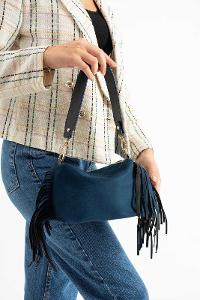 Lamelif Süet Püsküllü Kadın Omuz Çantası Lacivert