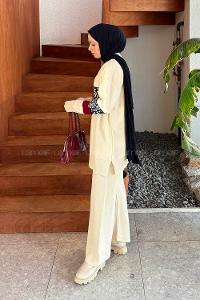 Lamelif Desenli Triko Takım Krem