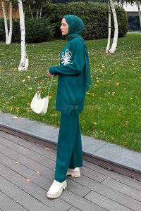 Lamelif Çiçek Detaylı Triko Takım Zümrüt