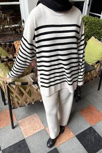 Lamelif Çizgili Düğme Detaylı Triko Takım Bej