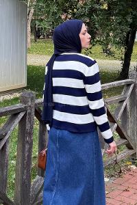 Lamelif Düğme Detaylı Çizgili Hırka Lacivert