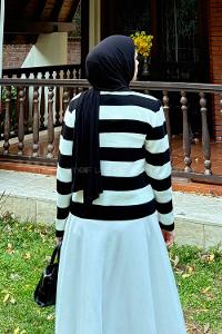 Lamelif Düğme Detaylı Çizgili Hırka Siyah