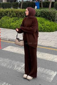 Bitter Brown Crew Neck Long Arm Knitwear Regular Trousers Comfortable Suit