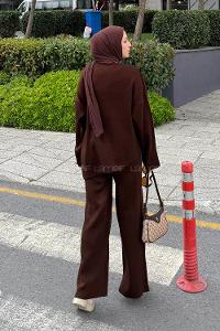 Bitter Brown Crew Neck Long Arm Knitwear Regular Trousers Comfortable Suit