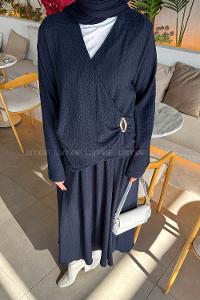 Lamelif Broş Detaylı Etekli Takım Lacivert