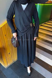 Lamelif Broş Detaylı Etekli Takım Siyah