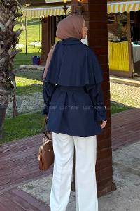 Lamelif Bağlama Detaylı Pelerinli Trençkot Lacivert