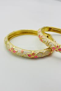 Lamelif Beyaz Renkli Çiçek Desen Mineli Bilezik