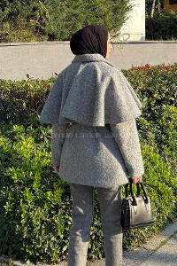 Lamelif Bağlama Detaylı Pelerinli Kaban Gri