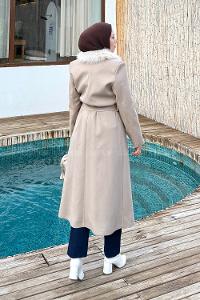 Lamelif Kürk Yakalı Kaban Bej