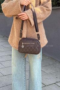 Kapitone Fermuarlı Mıknatıs Kapak Bölmeli Çok Gözlü Günlük Kadın Omuz Çantası