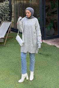 Lamelif Çiçek Detaylı Triko Kazak Açık Gri