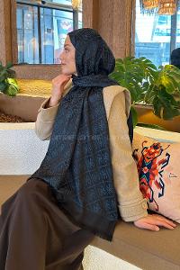 Lamelif Guess Desen Kaşmir Çift Taraflı Şal Lacivert Mavi