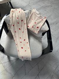 Lamelif Çilek Baskı Detaylı Pijama Takımı