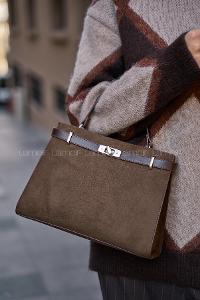 Lamelif Hermez Gold Kemer Detaylı Süet Kadın Çanta Acı Kahve