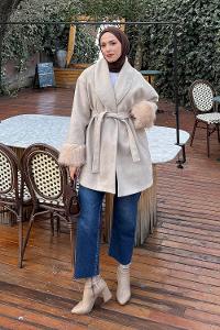 Lamelif Kol Kürk Detaylı Kaşe Kaban Taş Rengi