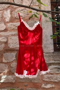 Lamelif Kadife Dantelli Gecelik 