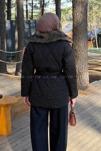 Lamelif Kürk Yaka Bağlama Detaylı Mont Siyah