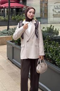 Lamelif Fular Detaylı Blazer Ceket Taş Rengi