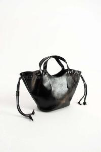 Lamelif Deri Görünümlü Kadın Kol Çantası Siyah