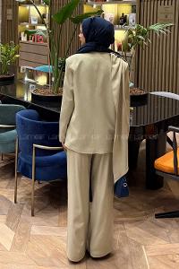 Lamelif Entegre Fularlı Ceket-Pantolon Takım Taş Rengi