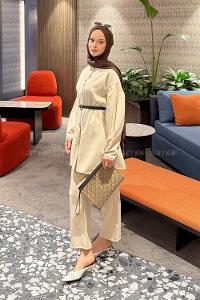 Lamelif Taş Düğme Detaylı Kemerli Takım Bej