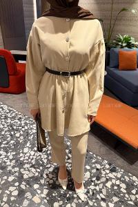 Lamelif Taş Düğme Detaylı Kemerli Takım Bej