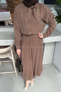 Lamelif Fular Yakalı Takım Sütlü Kahve