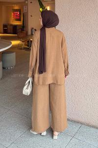 Lamelif Hakim Yaka Gömlekli Takım Camel