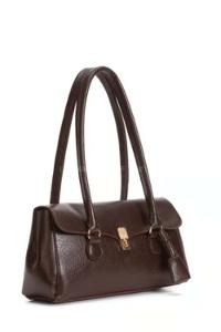 Lamelif Tokalı Deri Charmlı Yatay Klasik Omuz Çantası Acı Kahve