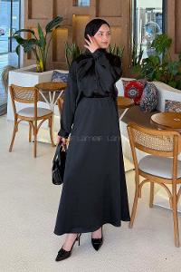 Lamelif Yaka Detaylı Etekli Takım Siyah