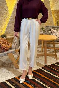 Lamelif Kemer Detaylı Havuç Pantolon Beyaz