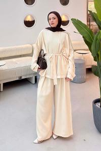 Lamelif Büyük Yaka Detaylı Pantolonlu Takım Krem