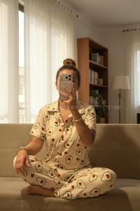 Lamelif Kadın Milan Kumaş  Avokado Desenli Ön Düğmeli  Mood Pijama Takımı