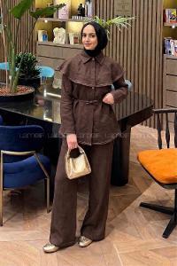 Lamelif Pelerin Detaylı Kontrast Dikişli Takım Acı Kahve