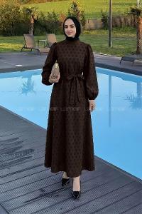 Lamelif Kabartma Nakış İşlemeli Tesettür Elbise Kahverengi