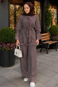 Lamelif Geniş Volan Yakalı Bağlama Detaylı Pantolonlu Takım Acı Kahve