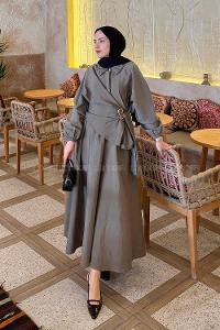 Lamelif Broş Detaylı Etekli Takım Vizonrengi